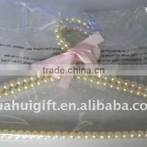 Pearl Clothes Hanger thumbnail-1