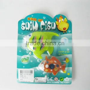 Wind up Plastic Swimming Fish thumbnail-1