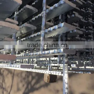 Hot Dip Galvanized Refined Oil Refinery Sewage Grating thumbnail-2