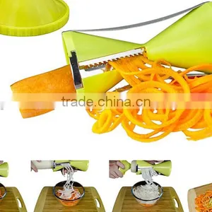 High Quality 4 in 1 Kitchen Tools Spiral Vegetable Slicer thumbnail-2