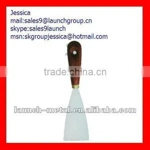 Wooden Handle Scraper thumbnail-1