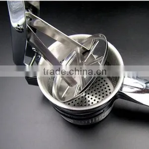 Cy281 Practical Manual Press Mashed 430 Stainless Steel Potato Masher Ricer Puree Vegetable Fruit Juicer thumbnail-3