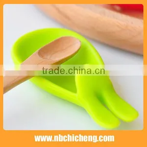Creative Style Eco-friendly Silicone Tea Cup Clip/Tea Bag Holder/White Chopstick Rest thumbnail-4