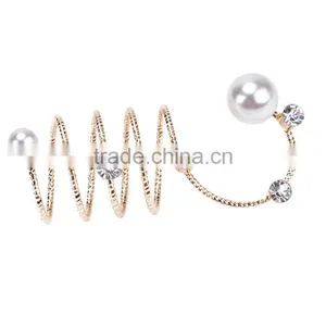 Women Gold-plated Rhinestone Pearls Wrap Around Spiral Rings thumbnail-2