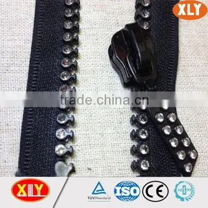 Diamond Zipper for Bag , Black Tape Plastic Zipper thumbnail-5