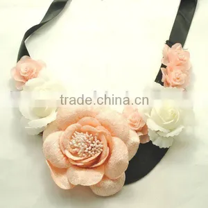 Flower Necklace thumbnail-1