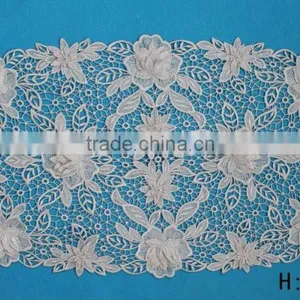 Customized Modern Design Wedding Table Cloth thumbnail-1
