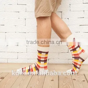 New Fashion Men's White and Black Socks Novelty Stripes Grid Short Sock Winter Autumn Men 100 Cotton In Tubes Socks thumbnail-3
