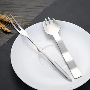 Creative Stainless Steel Cake Shovel, Dessert Knife, Fork and Spoon Suit thumbnail-4
