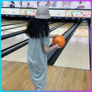 Large Indoor Bowling Track Equipment, Digital Sports Trendy Play Hall for Adult Interaction and Children's Training Experience thumbnail-4
