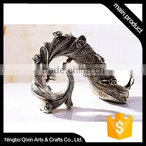 Western Antique Resin Wholesale Wine Rack thumbnail-4