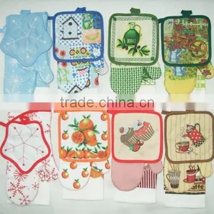 Pigment Printing Pot Holder Set Cotton Material Kitchen Set Newspaper Style Glove Set thumbnail-2