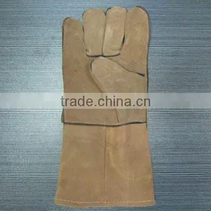 Gardener Men Wearing TIG Security Leather Gloves thumbnail-1