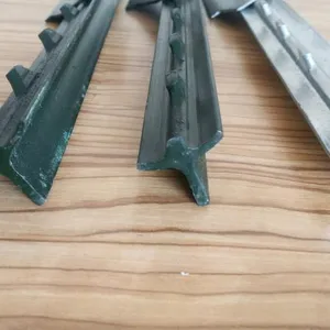 High Quality Factory Price Studded T Fence Post T Post for Farm Fence With Anchor thumbnail-6