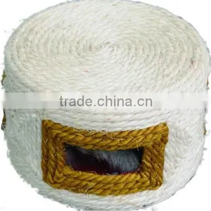 Pet Products/Cat Scratching thumbnail-1