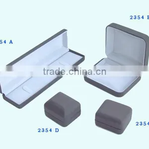 New Designs Wholesale Customized Leather Ring Box/leather Necklace Box thumbnail-4