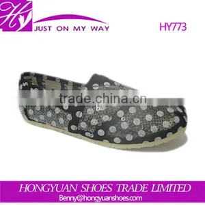 Women Casual Flat Shoes With White Polka Dots thumbnail-1