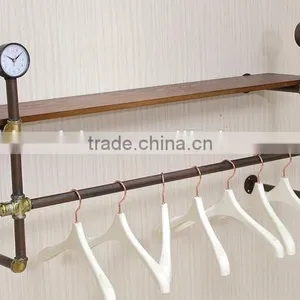 Metal Wall Rack thumbnail-3