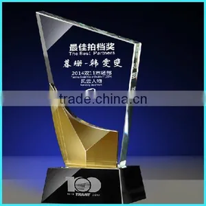 Shenzhen Manufacturer Supply Leaf Shaped Crystal Trophy With Engraving thumbnail-2