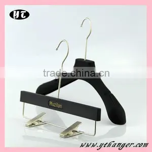 Fashion High End Plastic Hanger Anti-slip Rubber Hanger for Clothes thumbnail-4