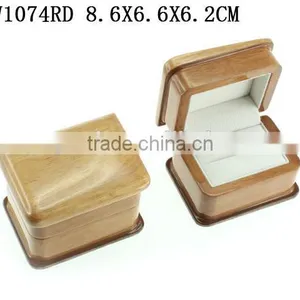 W1074RD Popular Varnish Wooden Jewelry Ring Box With Hinge thumbnail-1