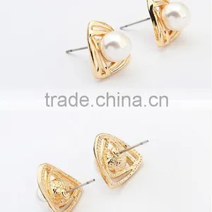 Custom Fashion Imitation Stud Pearl Earrings thumbnail-4