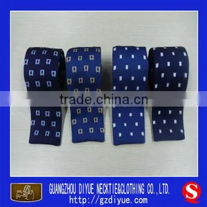 100% Silk Printed Ascot Cravat Tie thumbnail-1