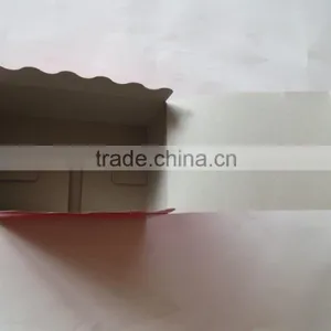 Low Cost and Hot Sale Offset Print White Board Cake Box Made in China thumbnail-3