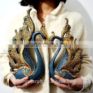 Resin Kiss Swan Figurine Wedding Table Centerpieces Decoration thumbnail-2