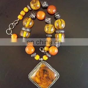 Resin & Metal Beaded Fashion Necklace thumbnail-1
