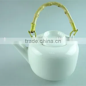 White Cheap Price Ceramic Teapot With Plastic Handle in Stock thumbnail-1