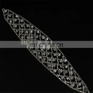 Yanjing Wholesale New Design Beaded Bodice Neckline Rhinestone Applique thumbnail-1