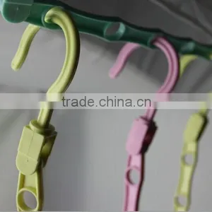Plastic Clothes Hanger Stand thumbnail-1