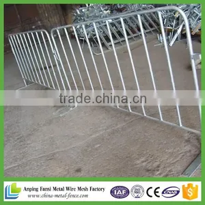 Powder Coated Interlocking Construction Steel Crowd Control Barricade thumbnail-6