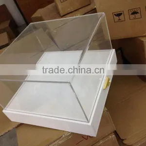 Superior Quality Display Box Acrylic Display Case thumbnail-2