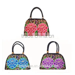 2016 Hot Sell Woman Fashion Handbag With Wooden Beads Bag Embroidery Handbag Vanity thumbnail-3