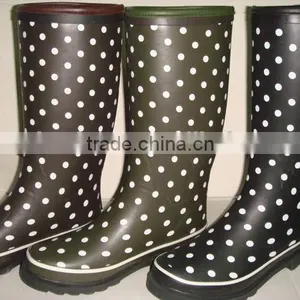 Traditional Rubber Boots thumbnail-1