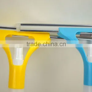 Nice Looking Water Transfer Plastic Car Glass Window Cleaning Wiper thumbnail-6