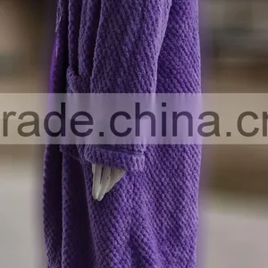 Design High Quality Super Soft Home Couples Robe Coral Fleece Bathrobe With Zipper thumbnail-5