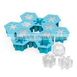 Silicone Snowflake Ice Cube Tray thumbnail-1