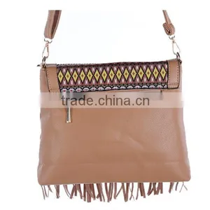 China Vintage Tassel Messenger Crossbody Bag for Women thumbnail-3
