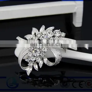 Pin for the Wedding Wedding Jewelry Fashionable Woman Rhinestone Brooches Silver Brooch Clear Crystal Flower thumbnail-2