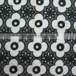 Daisy Cotton Floral Water Soluble Organza Embroidery Lace Fabric thumbnail-1