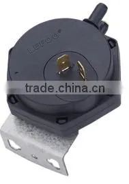Differential Pressure Switch thumbnail-1