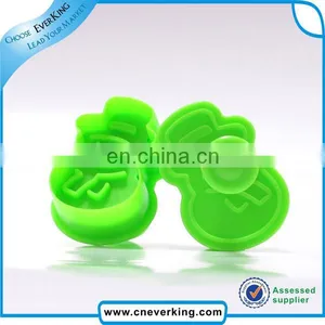Plastic Snowman Design Green Color Cookie Cutter thumbnail-2