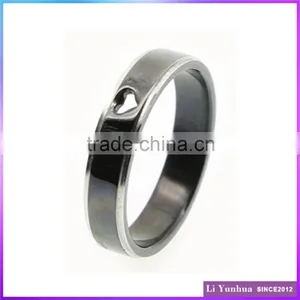 Stainless Steel Laser-cut Black Plated Heart Rings thumbnail-1