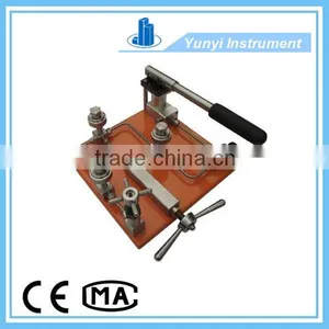 Precision Hand Pump Pressure Calibrator thumbnail-1