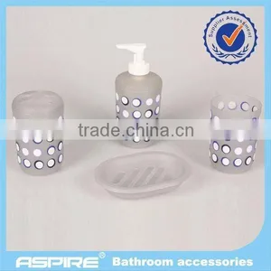 Bath Tool Set thumbnail-1