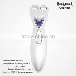 Handheld Private Label Available Microcurrent Galvanic Face Massage Roller thumbnail-4