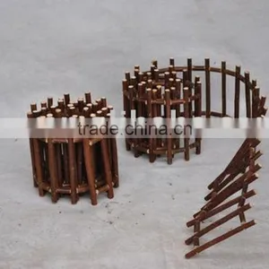 Folding Willow Fence thumbnail-1
